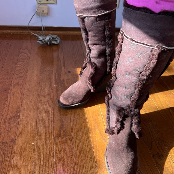 Beautiful Dk Br. BCB Girls fully lined boots like new. If you ❤️ comfortable! - Picture 7 of 10